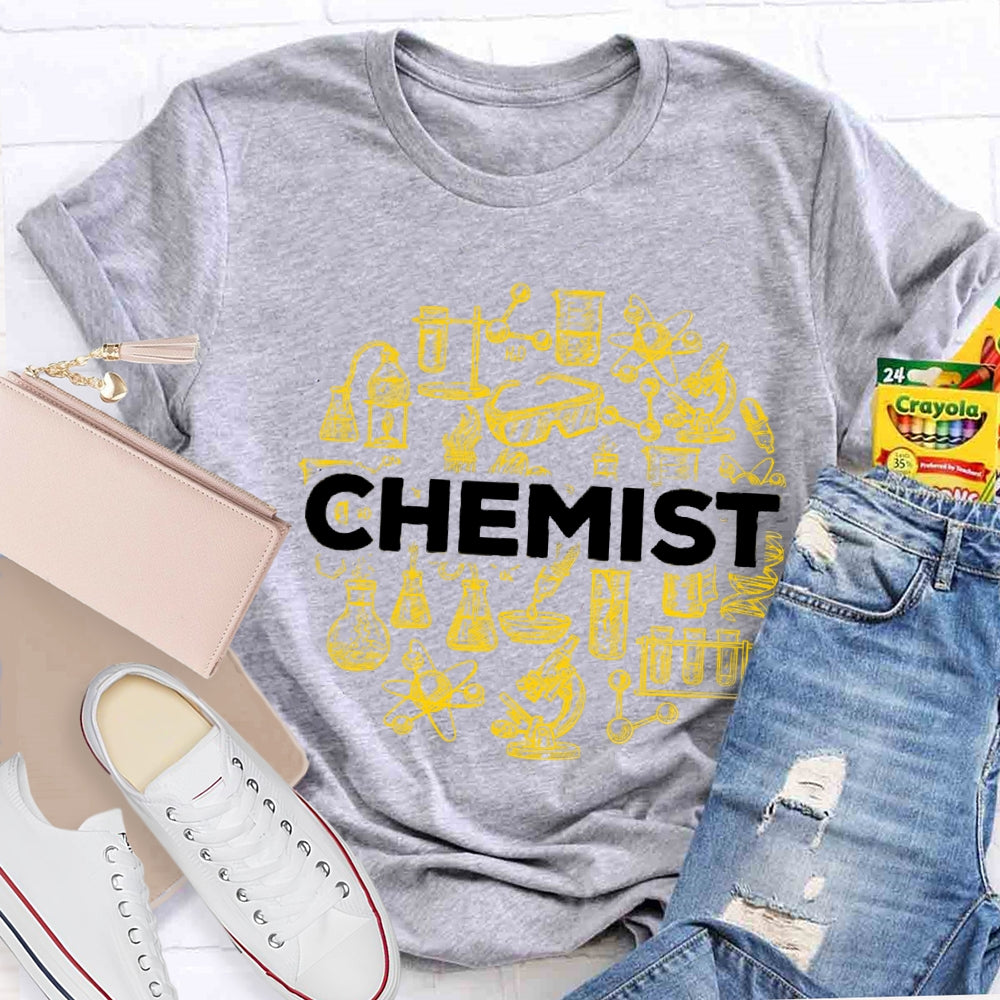 Chemical Experiment Equipment Including Measuring Cylinder Test Tube Beaker T-shirt