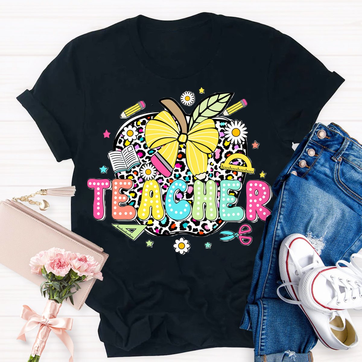 Leopard Apple Teacher T-Shirt