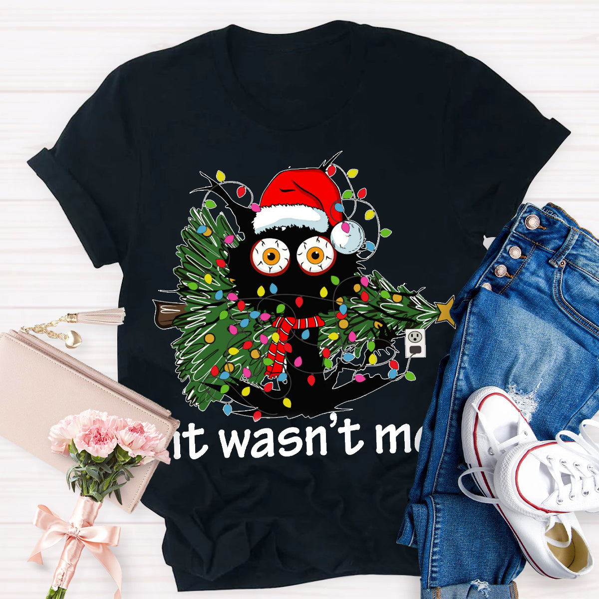 It Wasn't Me Christmas Teacher T-Shirt