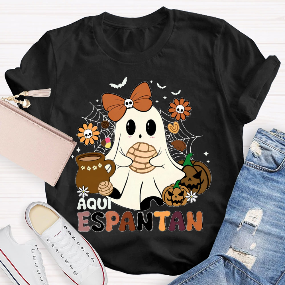 Aqui Espantan Little Ghost Wearing A Bow And The Evil Pumpkin Halloween T-shirt