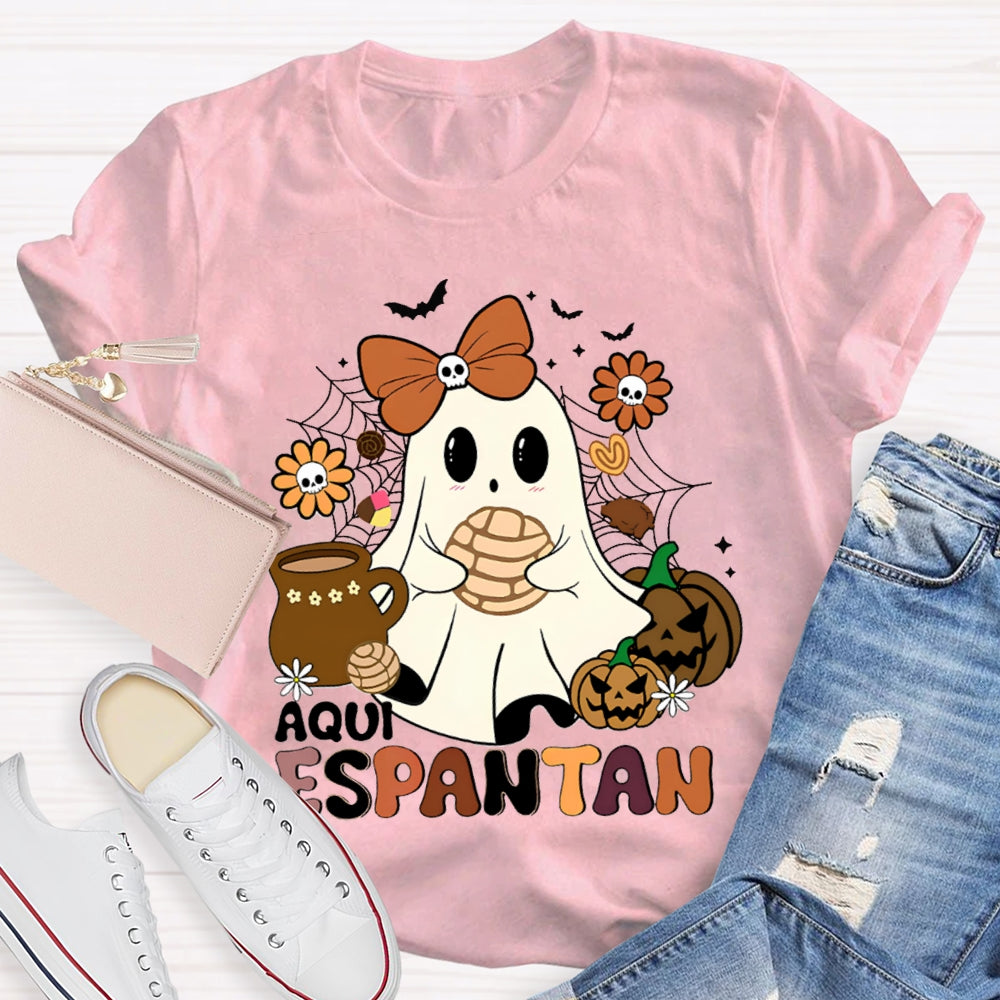Aqui Espantan Little Ghost Wearing A Bow And The Evil Pumpkin Halloween T-shirt