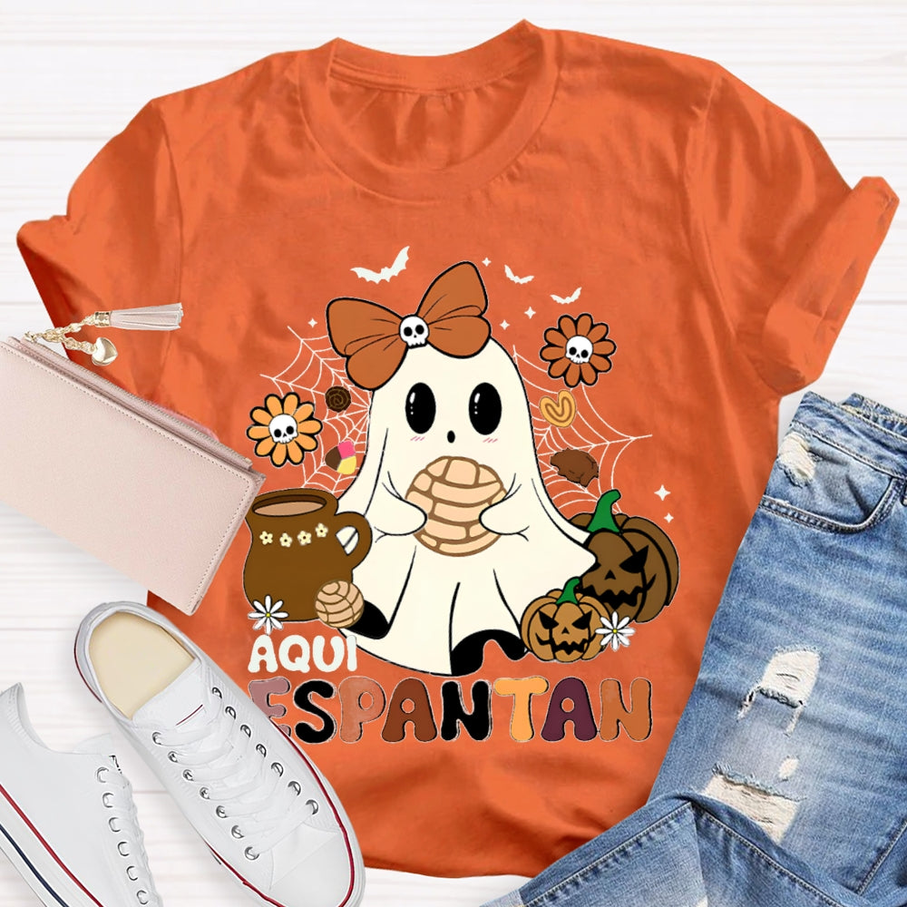 Aqui Espantan Little Ghost Wearing A Bow And The Evil Pumpkin Halloween T-shirt
