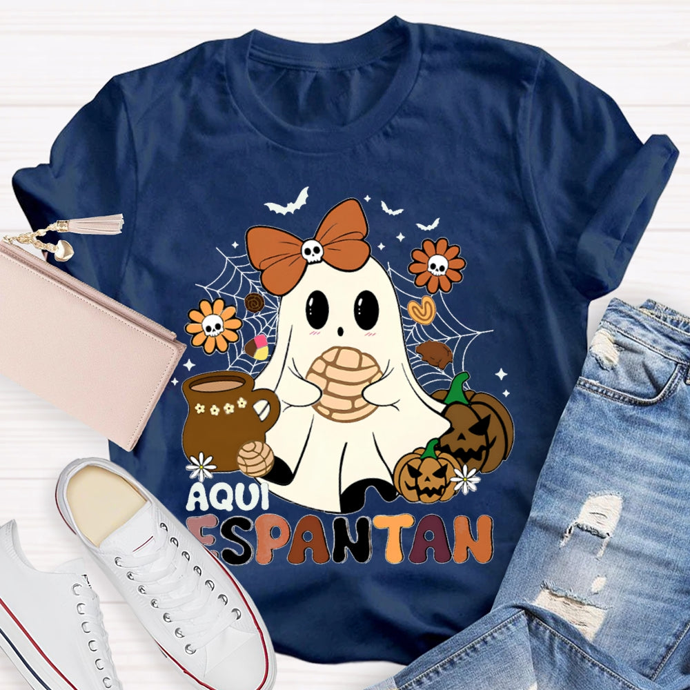 Aqui Espantan Little Ghost Wearing A Bow And The Evil Pumpkin Halloween T-shirt