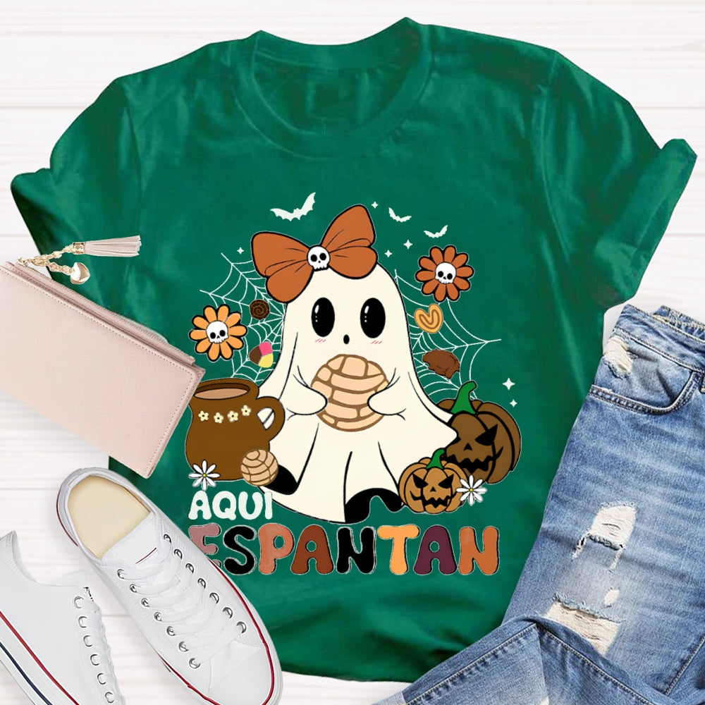 Aqui Espantan Little Ghost Wearing A Bow And The Evil Pumpkin Halloween T-shirt