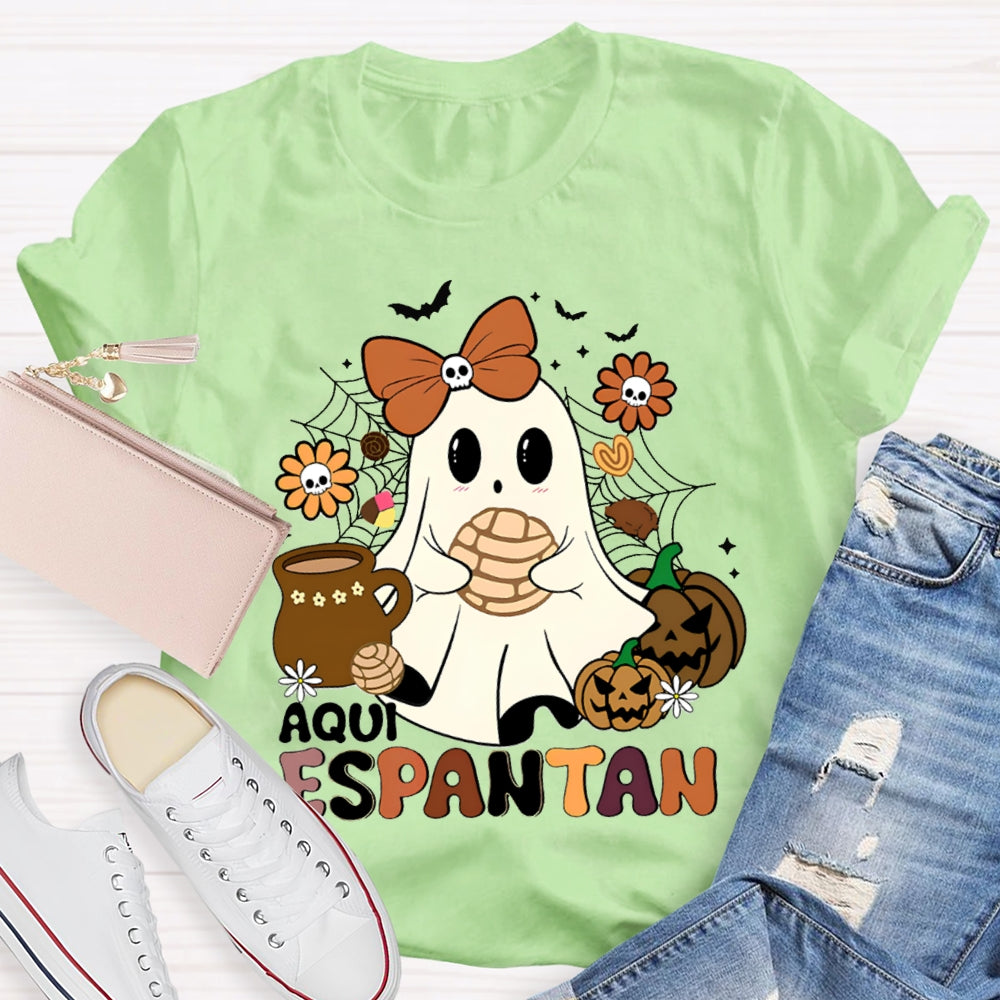 Aqui Espantan Little Ghost Wearing A Bow And The Evil Pumpkin Halloween T-shirt