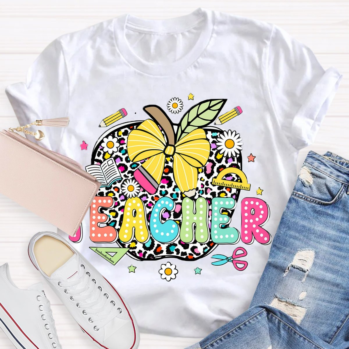 Leopard Apple Teacher T-Shirt