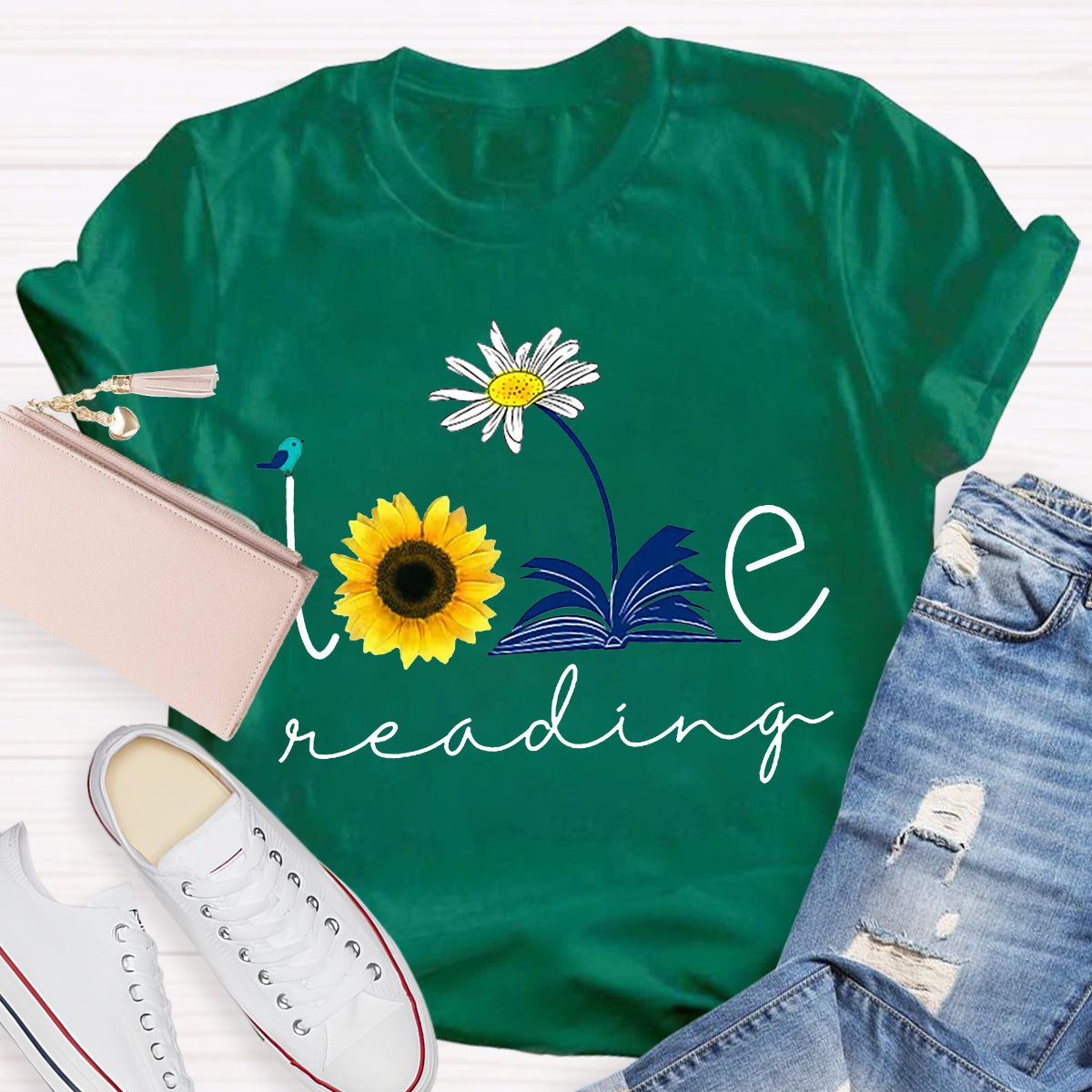 Loving Reading Daisy Teacher T-Shirt