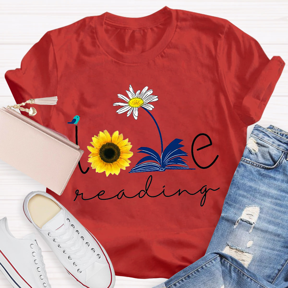 Loving Reading Daisy Teacher T-Shirt