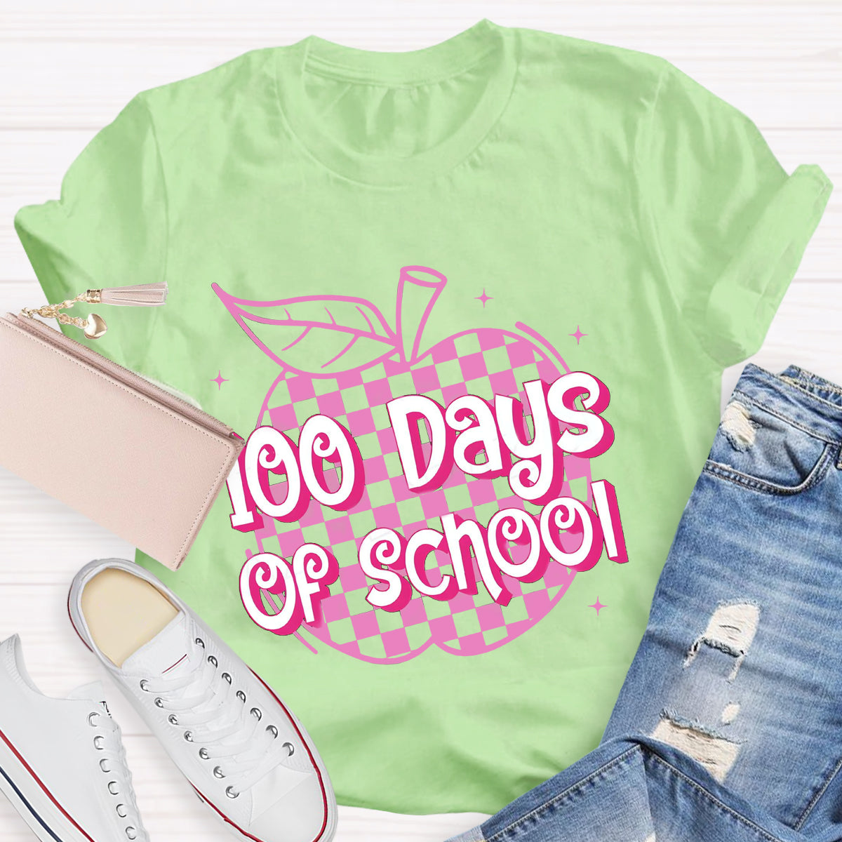 100 Days Of School Pink Apple Teacher T-Shirt