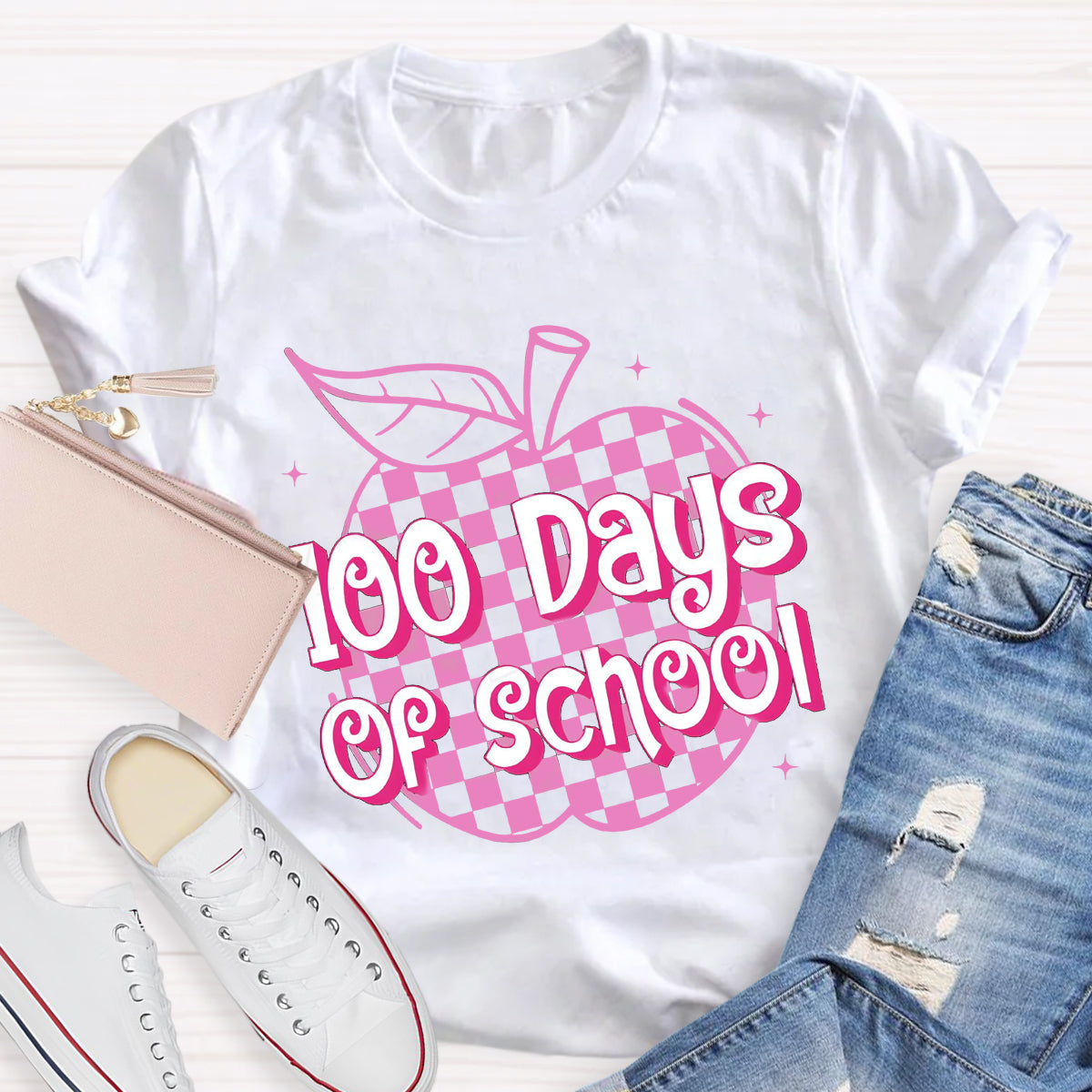 100 Days Of School Pink Apple Teacher T-Shirt