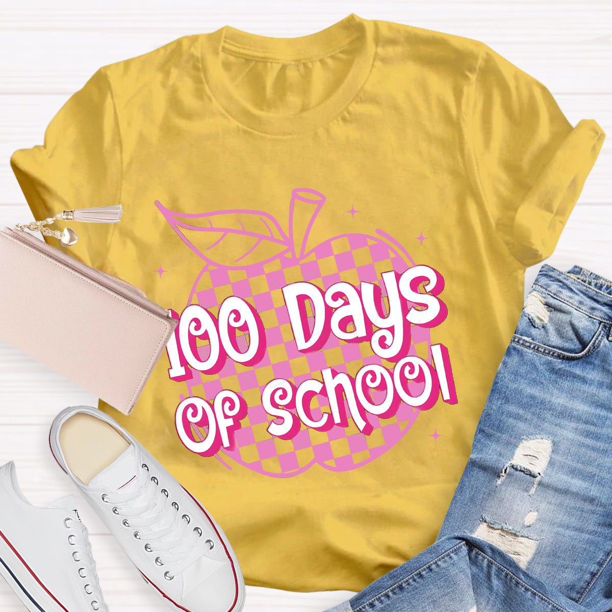 100 Days Of School Pink Apple Teacher T-Shirt