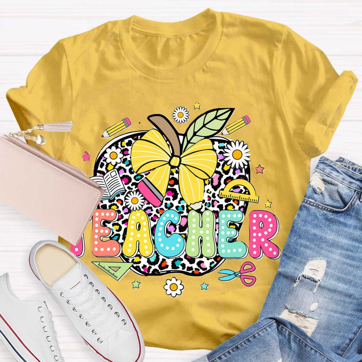 Leopard Apple Teacher T-Shirt