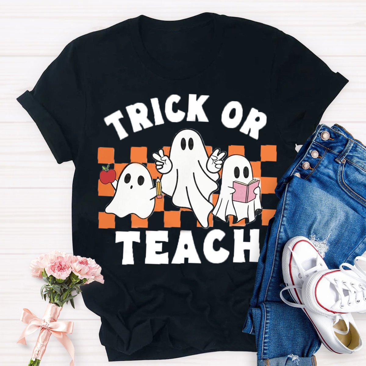 Trick Or Teach Halloween Teachers T-Shirt