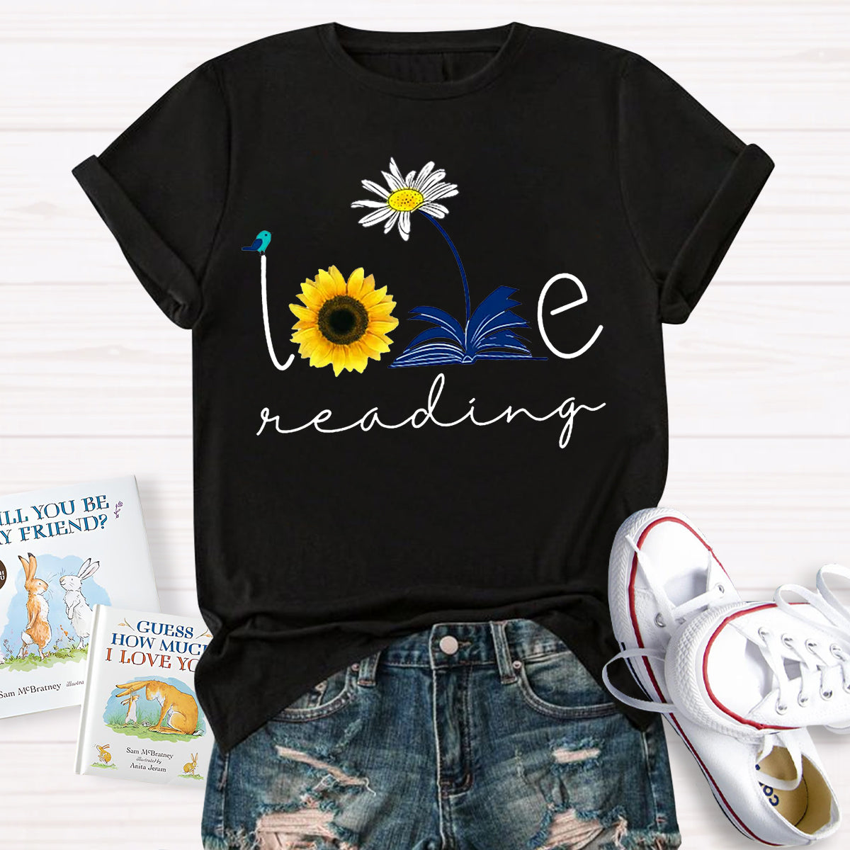 Loving Reading Daisy Teacher T-Shirt