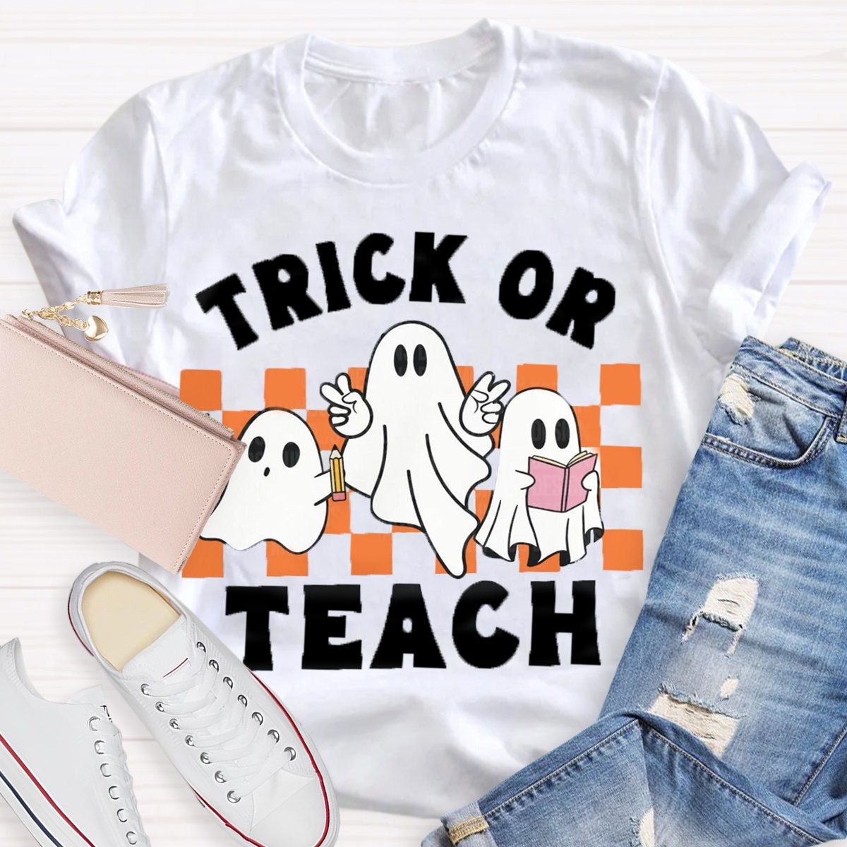 Trick Or Teach Halloween Teachers T-Shirt