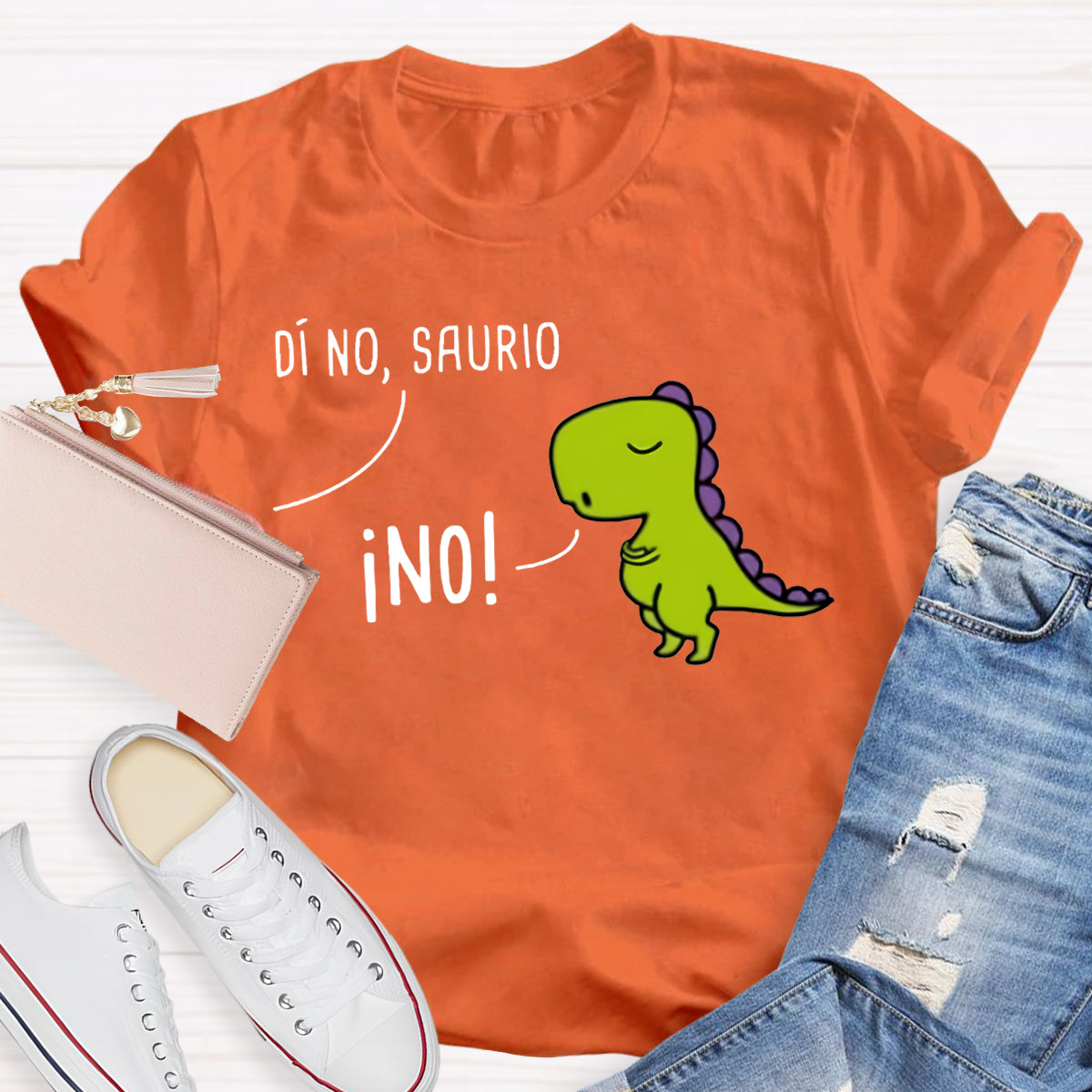 Di No,Saurio Spanish Pun Teacher T-Shirt