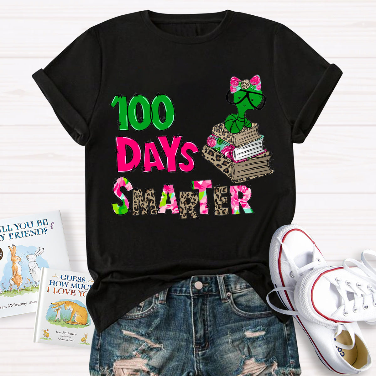 100 Days Smarter Caterpillar Wearing Glasses Teacher T-Shirt