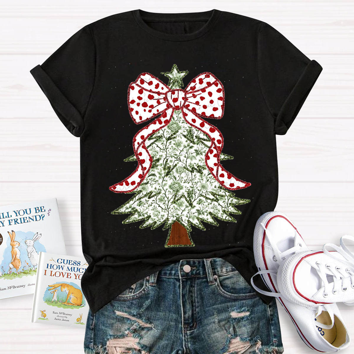 Red and Green Grandmillennial Coquette Gold Glitter Christmas Tree Teacher T-Shirt